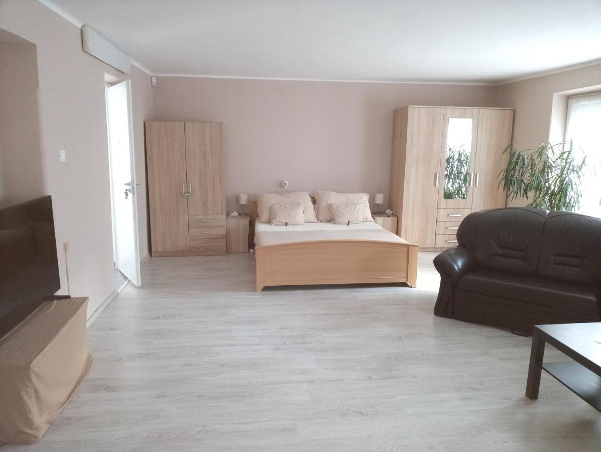 Stardust Apartman Pécs Exterior foto
