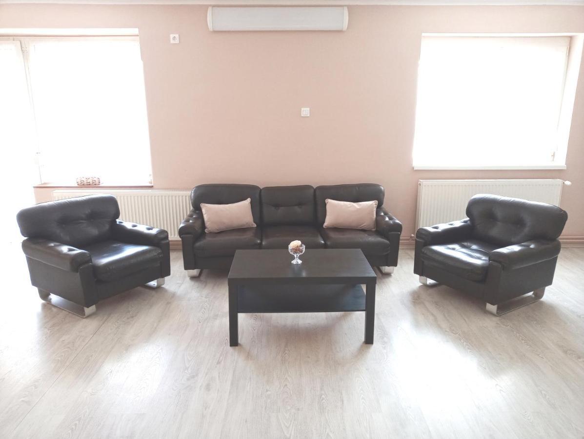 Stardust Apartman Pécs Exterior foto